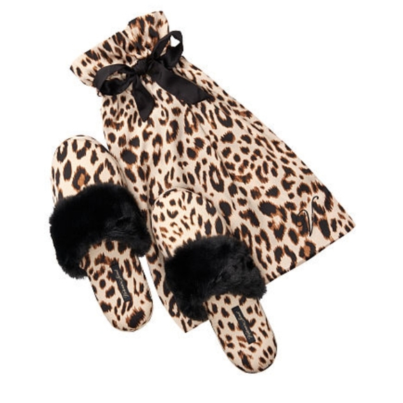 NWT Victoria's Secret Fur Signature Satin Slippers - Picture 3 of 6